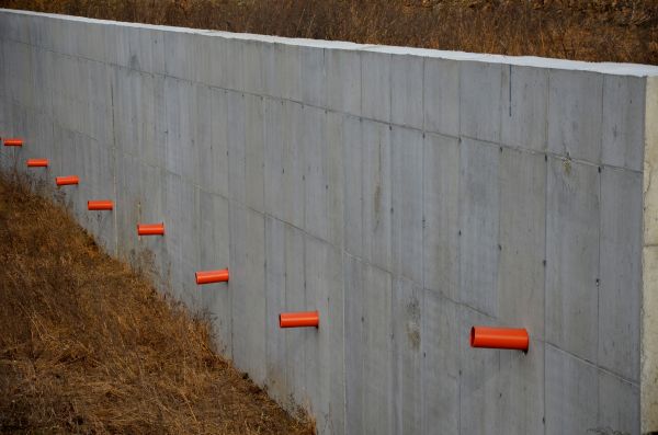 Cost of Retaining Wall Drainage in Akron